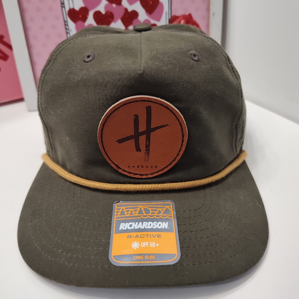 🗻 NWT Richardson R Active UPF 50 OSFA Harbour Nylon Adjustable Trucker Hat - Picture 2 of 10